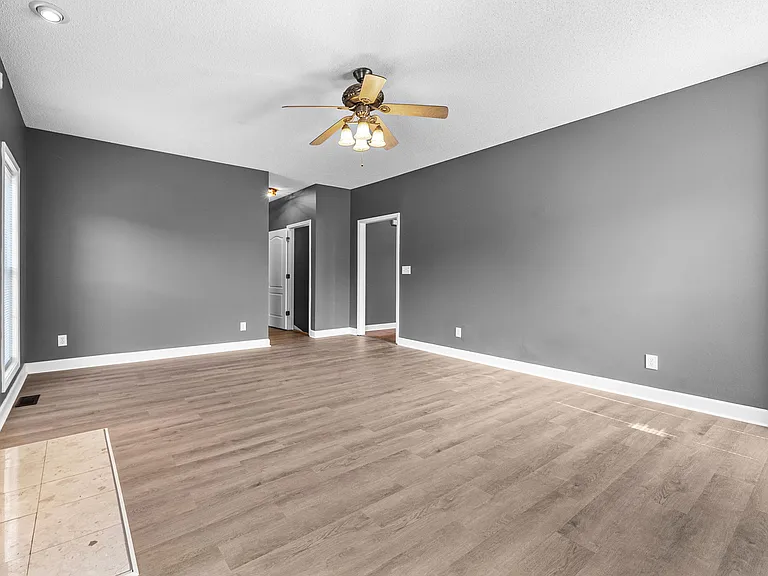 212 Trey Ct — Photo 13