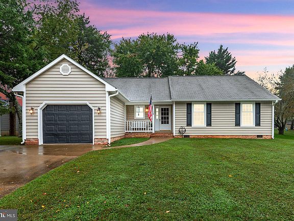 2nd image of 1703 Clover Dr