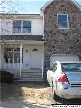 1st image of 17 Kingsfield Dr
