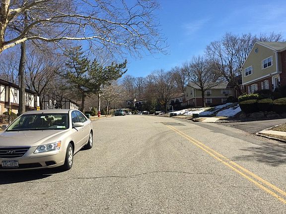 4th image of 86 Parkside Dr