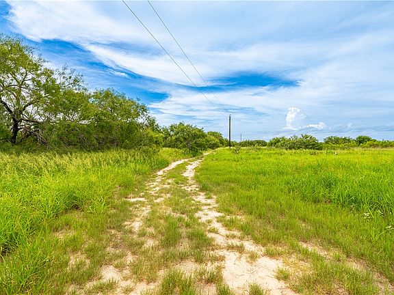 5th image of 229 E Fm 628