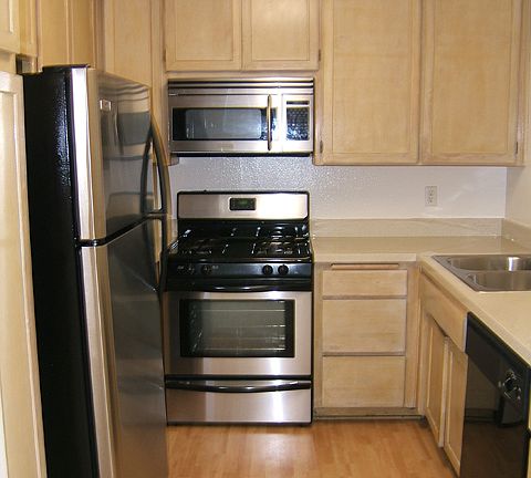 5th image of 1444 S Saltair Ave APT 207