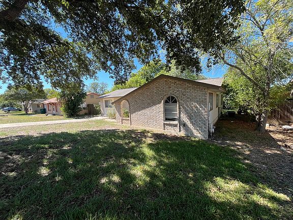 3rd image of 7509 Valley Oak St