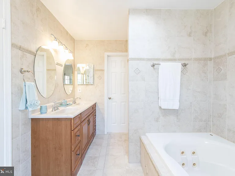 3946 Rosebay Ct — Photo 18