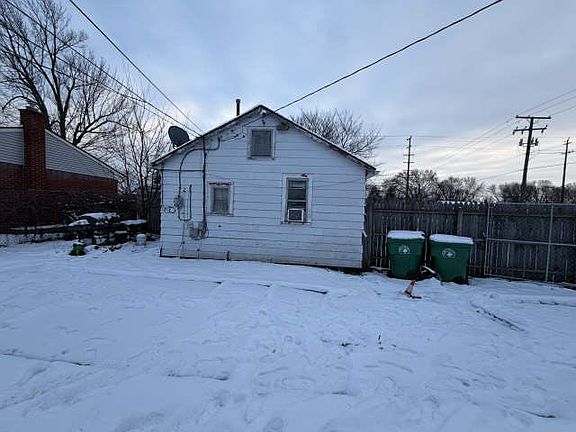2nd image of 33412 Cherry Hill Rd