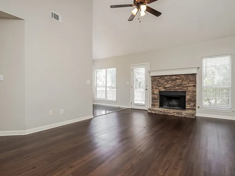 685 Chaseridge Dr — Photo 5