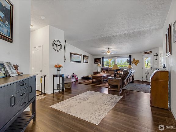 3rd image of 14323 Herbert Lane SE