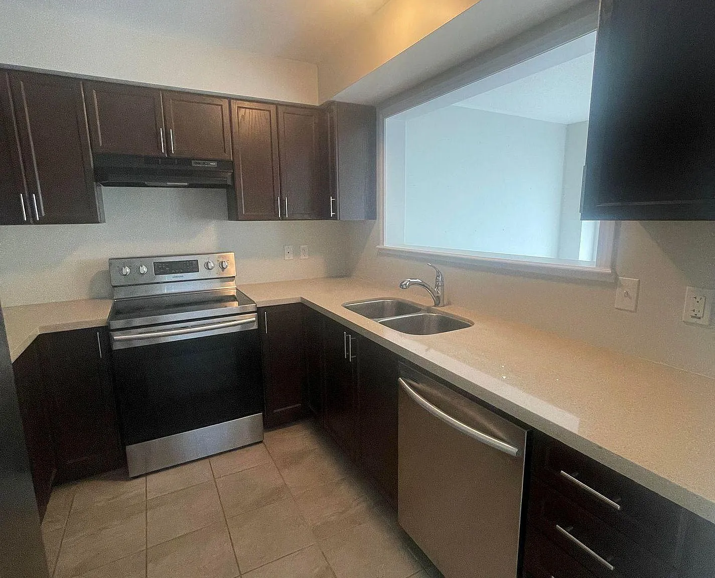 3 bed, $2,600 — Photo 4