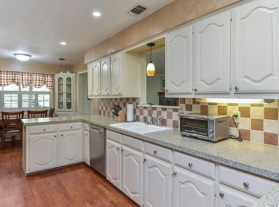 4th image of 1821 Foxwood Ct