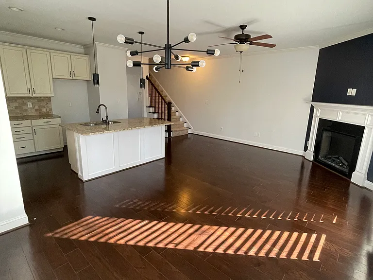 748 Carolina Ave — Photo 1