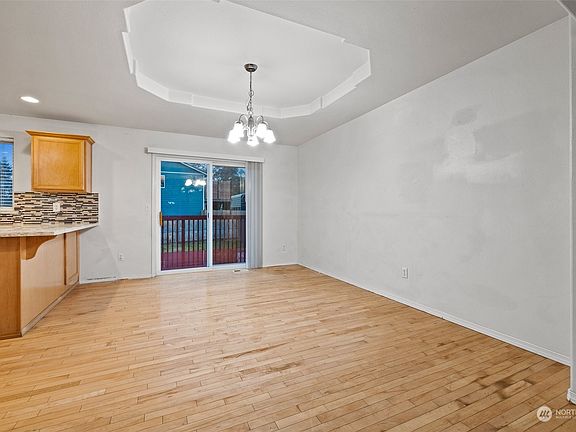 4th image of 2908 162nd Street E