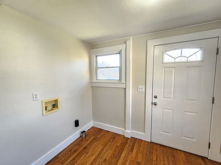 105 Morgan St — Photo 9