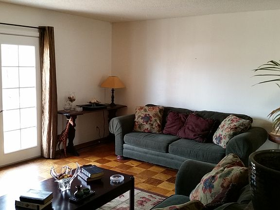 2nd image of 1913 Elliott Dr