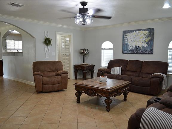 3rd image of 4731 High Point Ln