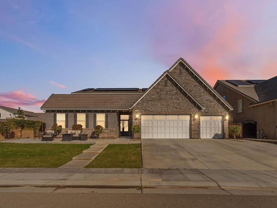 1st image of 785 Ponderosa Way W