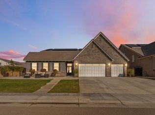 785 Ponderosa Way W, Madera, CA 93636