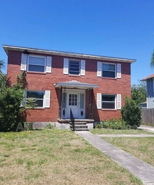 1st image of 936 11th St N