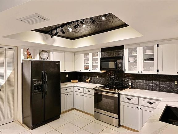 5th image of 185 E Forest Park Dr
