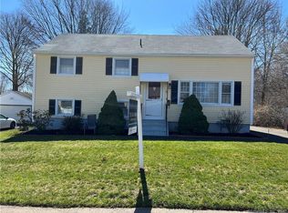 76 Morgan Ln, Hamden, CT 06514