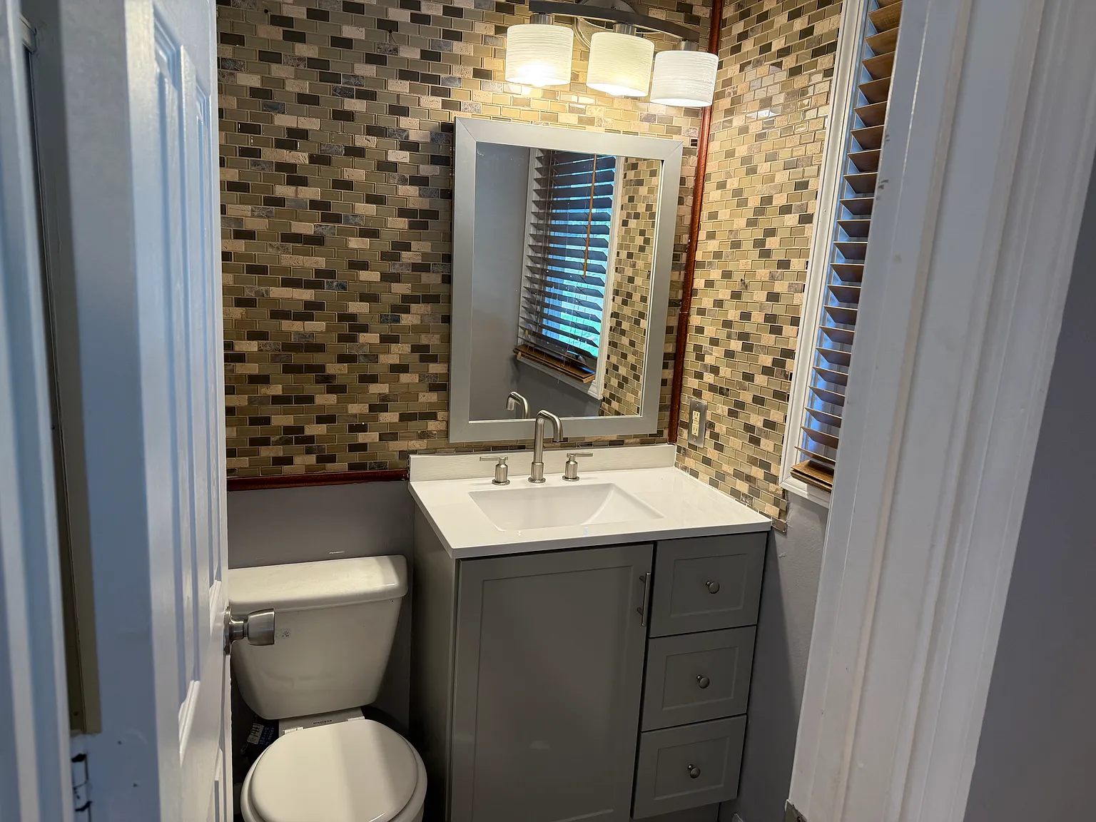 3 bed, 1710 sqft, $2,300 — Photo 2