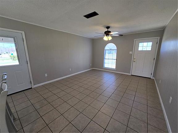 5th image of 121 Sunshine Dr