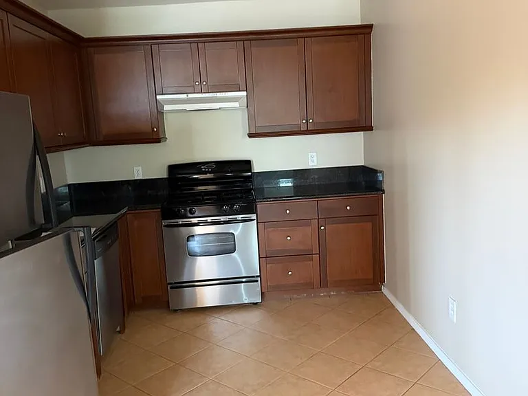 2071 Vista Del Mar Ave — Photo 17
