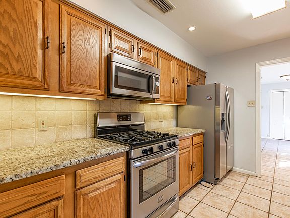 5th image of 5704 Susie Ct