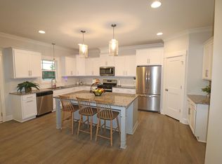 68 Hampshire Ct, Four Oaks, NC 27524