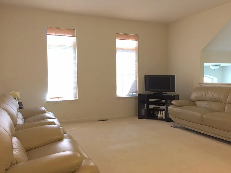 232 Sype Dr — Photo 6