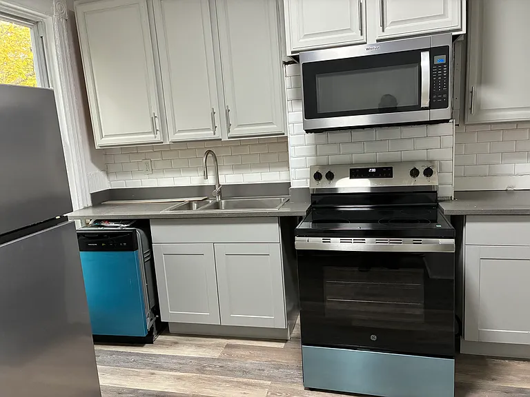 9 Benkard Ave #2 — Photo 2