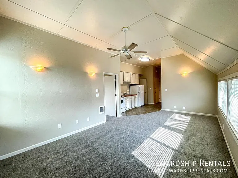 1825 Harris St #11 — Photo 6