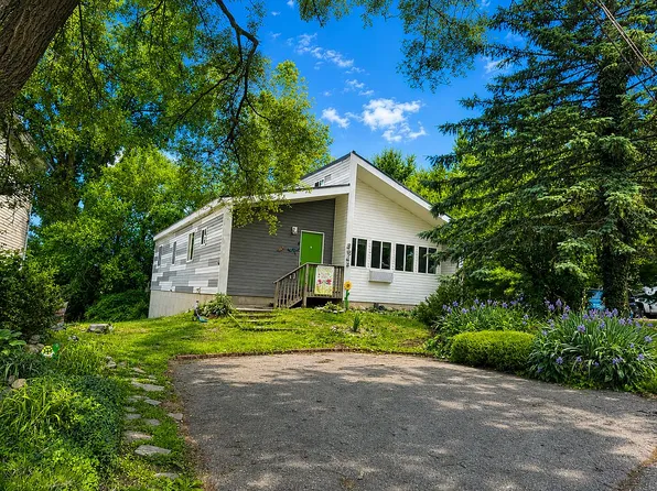 5868 Outer Dr, Bath, MI 48808