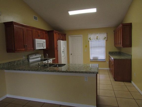 2nd image of 655 SW Hamberland Ave
