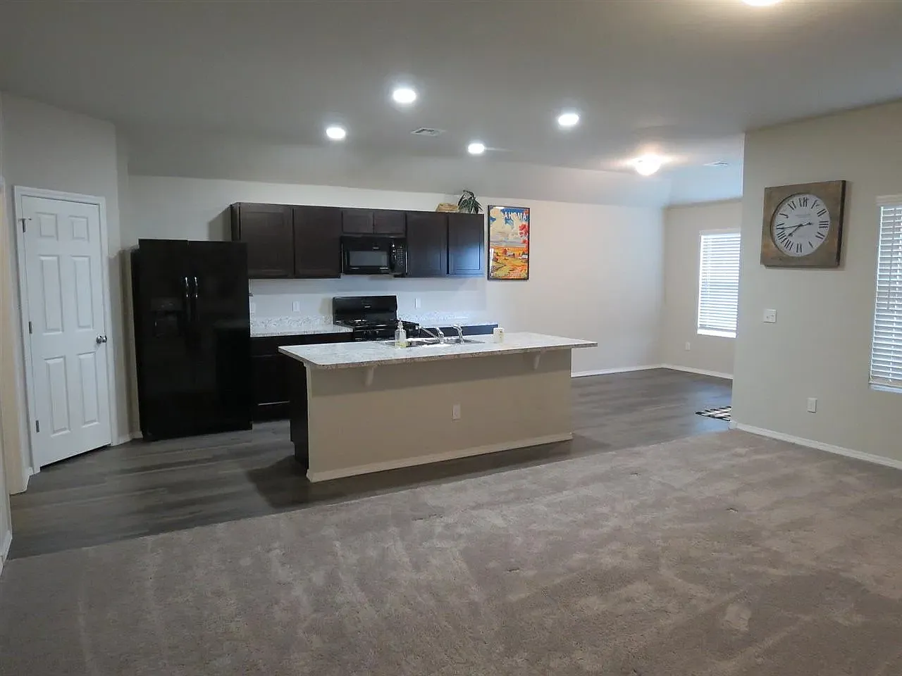 4 bed, 1692 sqft, $2,000 — Photo 3