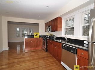 25 Crosby Rd #2, Chestnut Hill, MA 02467