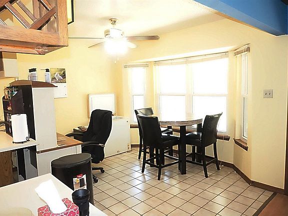 3rd image of 2060 Lafitte Dr