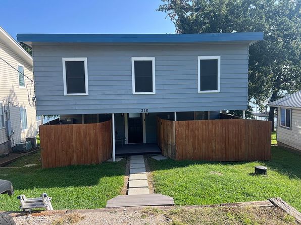 318 W Lake Dr