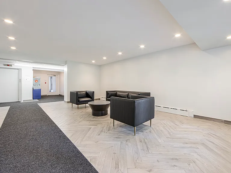 1061 Don Mills Rd — Photo 5