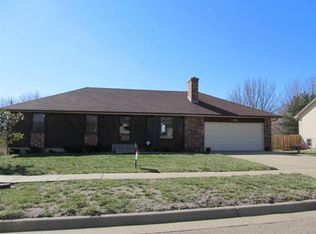 1041 SW Harvey St, Topeka, KS 66604
