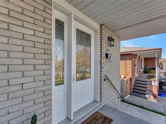 4th image of 65 1/2 Eastbury Dr