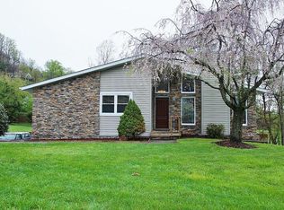 6424 Sugar Ridge Dr, Roanoke, VA 24018