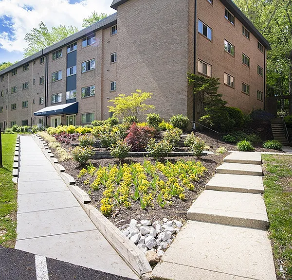 Exterior Leasing Office