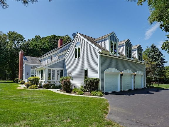 2nd image of 373 Caterina Hts