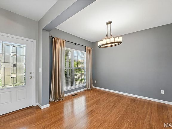 3rd image of 413 Angelique Ct