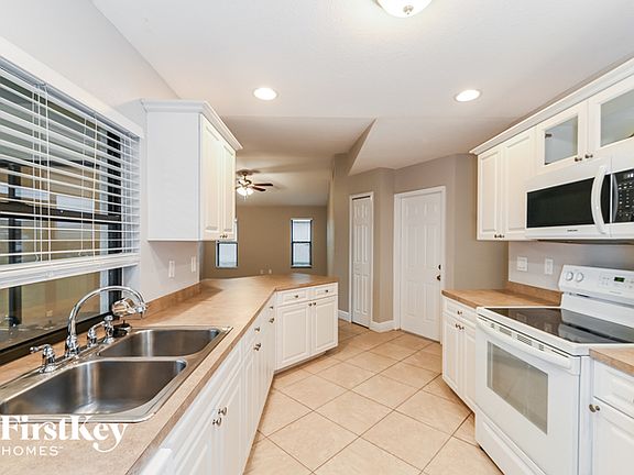 5th image of 3407 SW 7th Pl