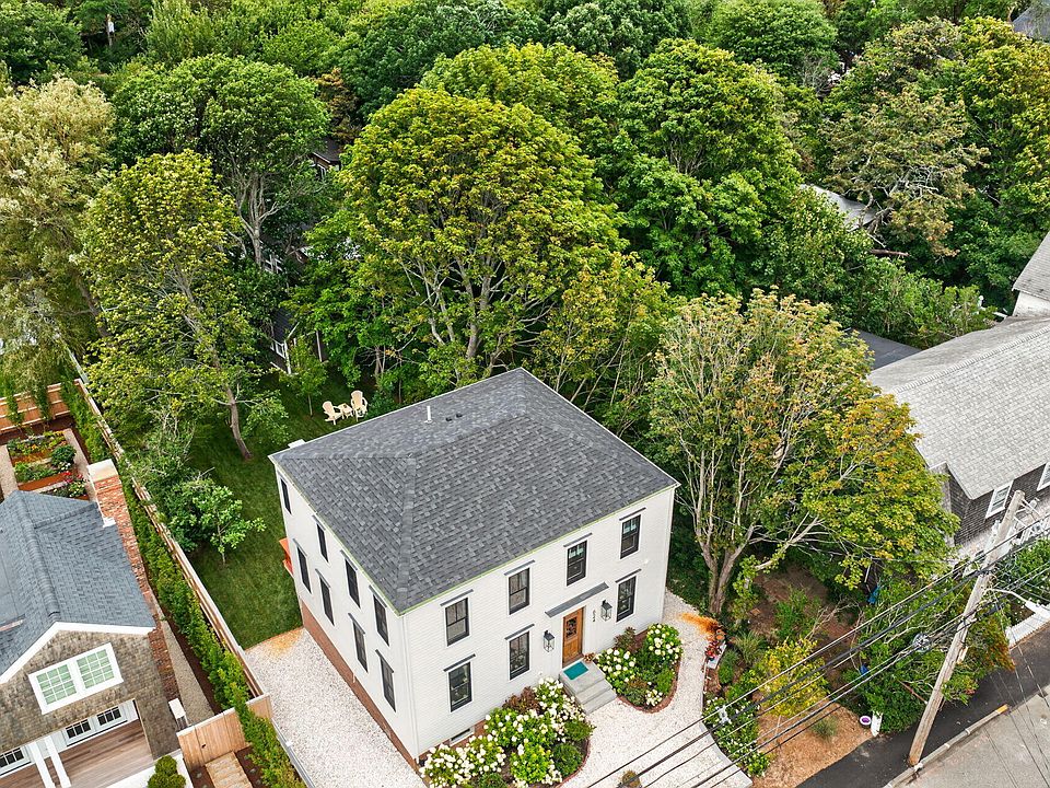 1st image of 624 Commercial Street