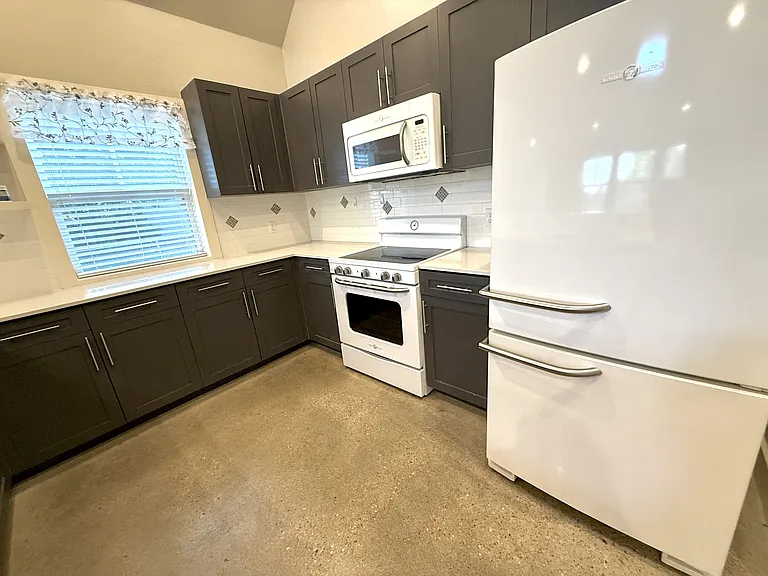 529 K St SW — Photo 7