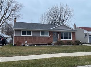 23255 Port St, Saint Clair Shores, MI