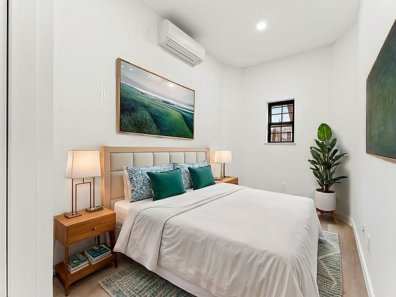4th image of 174 Meserole St #2B