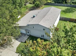 8575 Schien Rd, Worden, IL 62097